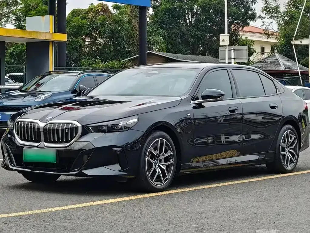 BMW i5 — фото 1