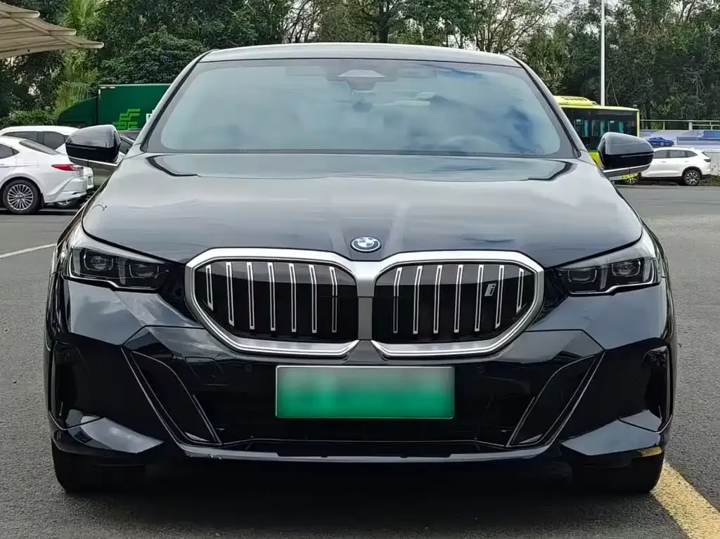BMW i5 — фото 5