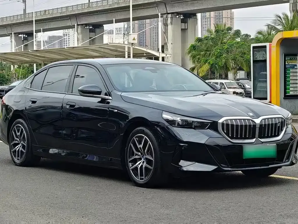 BMW i5 — фото 4