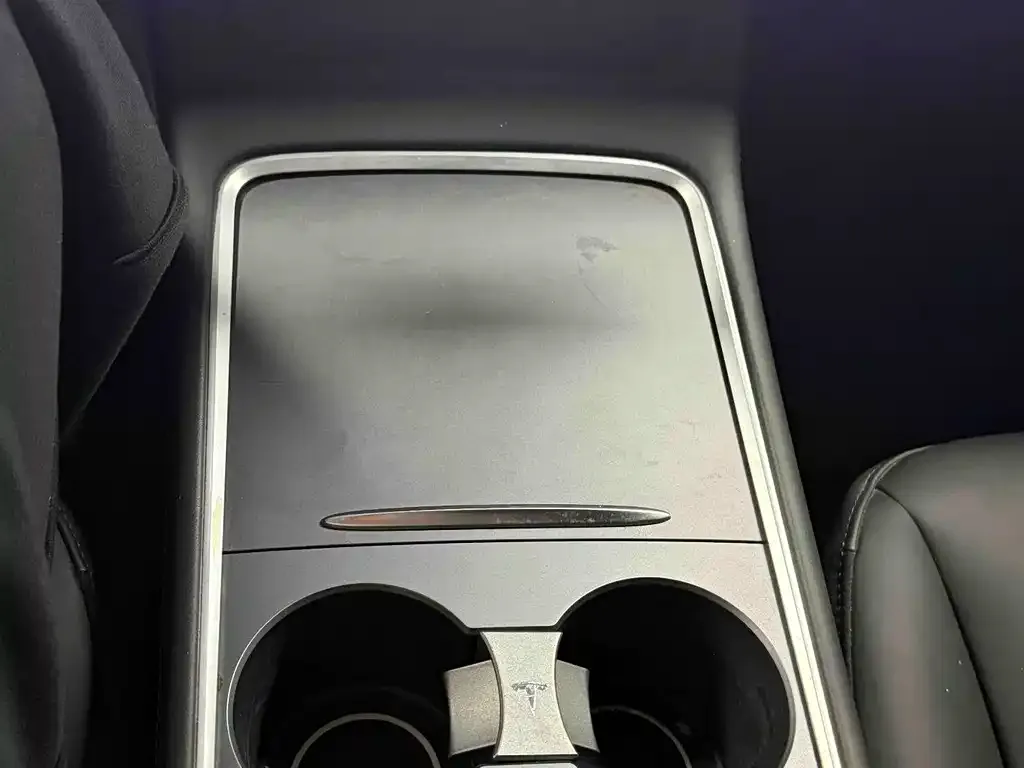 Tesla Model 3 — фото 5
