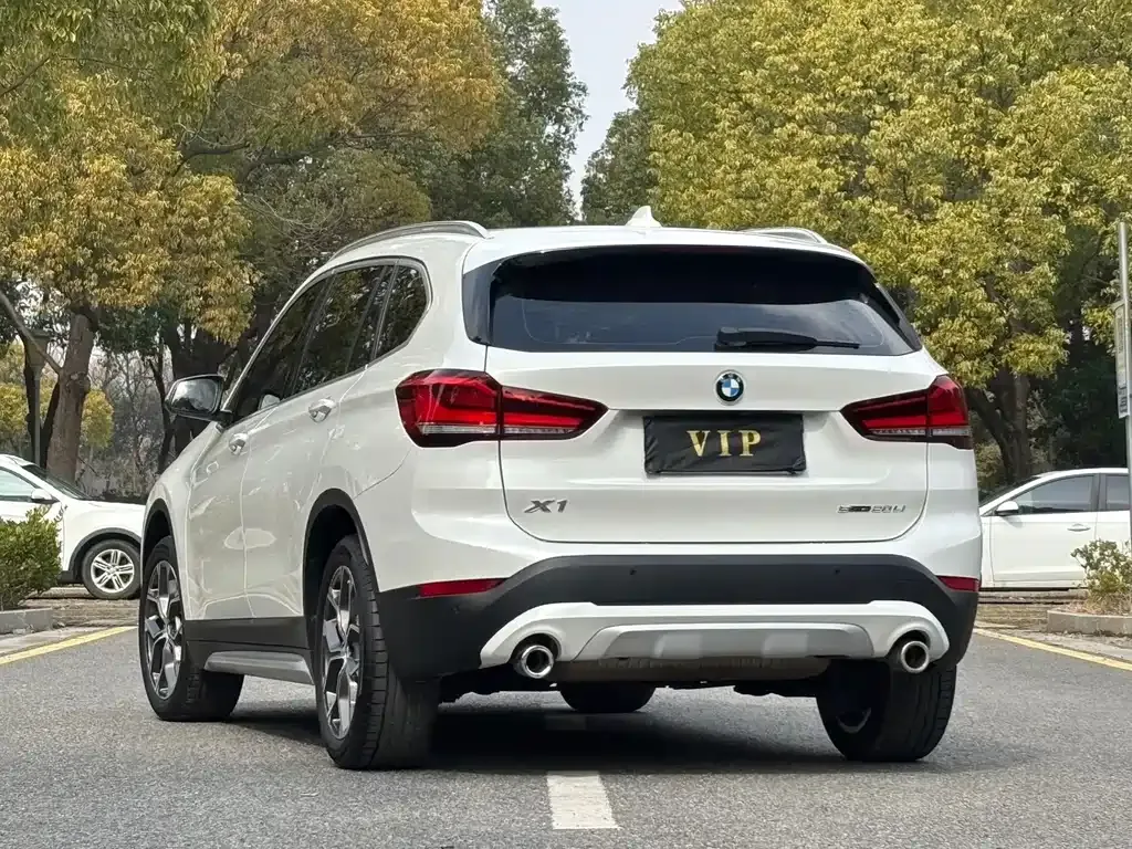 BMW X1 — фото 5