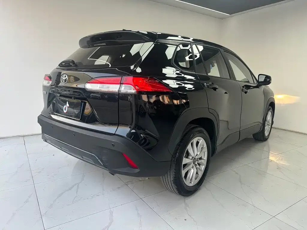 Toyota Corolla Cross — фото 10