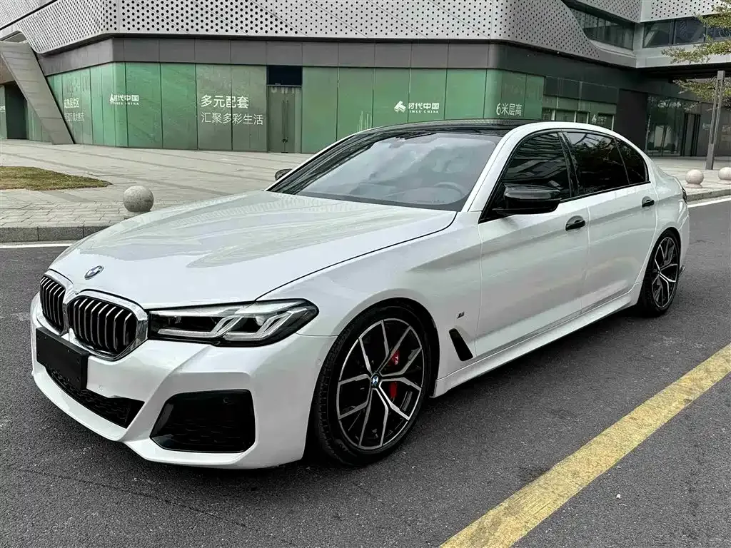 BMW 5 Series — фото 1