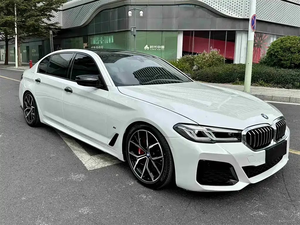 BMW 5 Series — фото 5