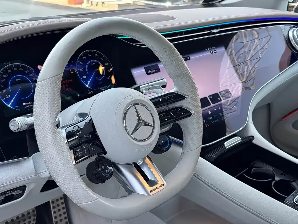 Mercedes-Benz EQS AMG — фото 3