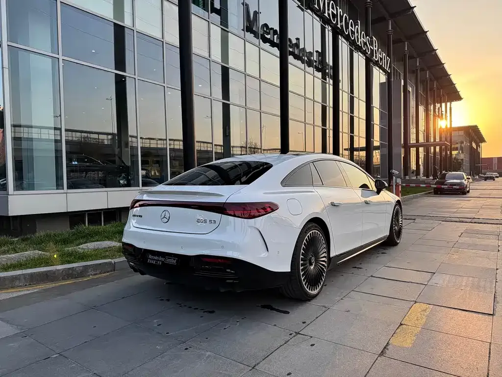 Mercedes-Benz EQS AMG — фото 4
