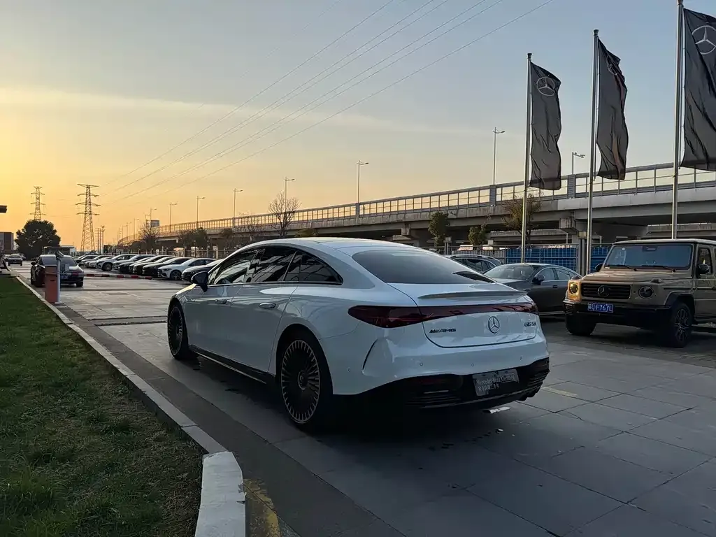 Mercedes-Benz EQS AMG — фото 2