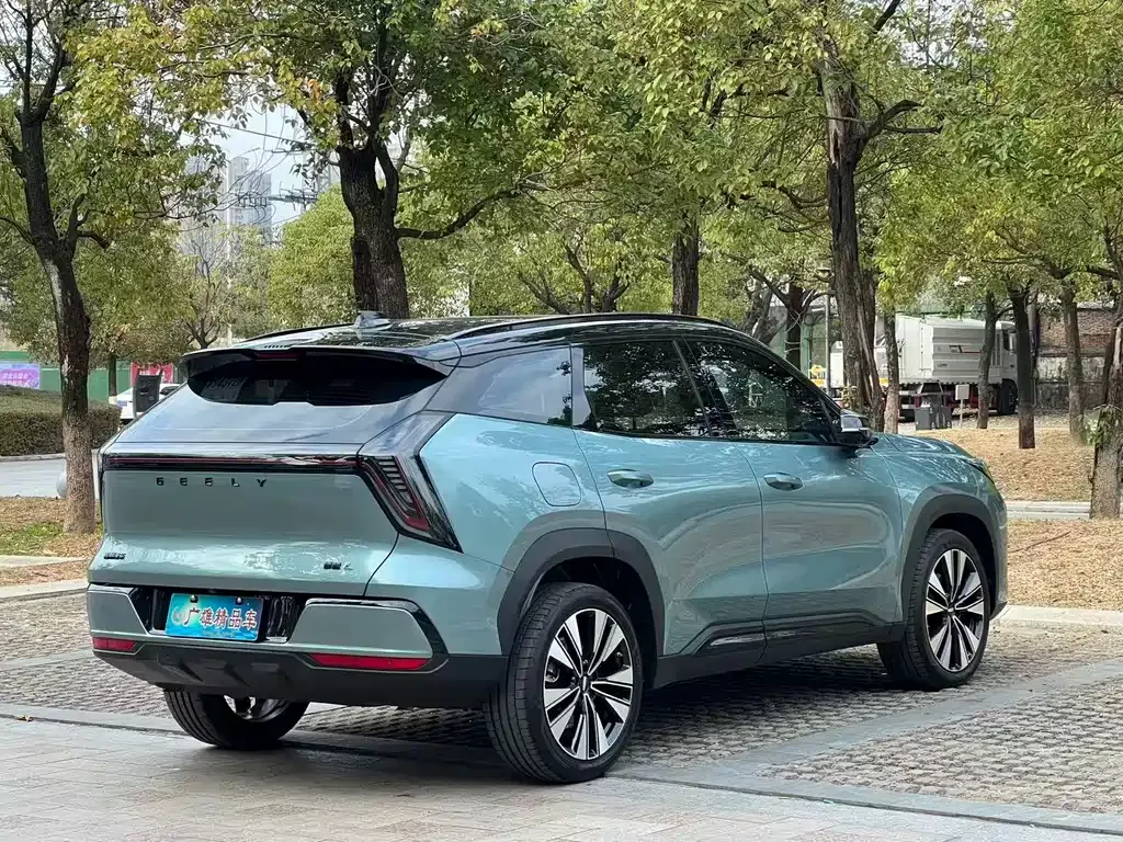 Geely Boyue L — фото 10
