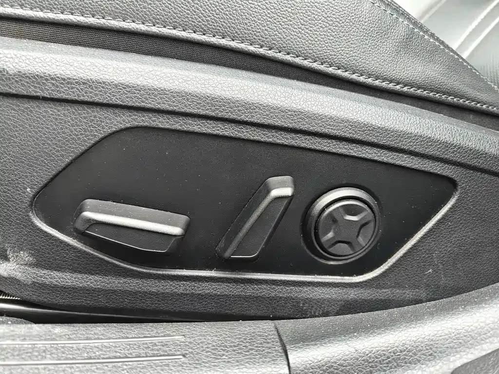 Kia K5 — фото 6