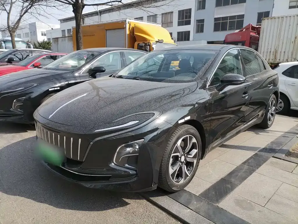 Hongqi E-QM5 — фото 1