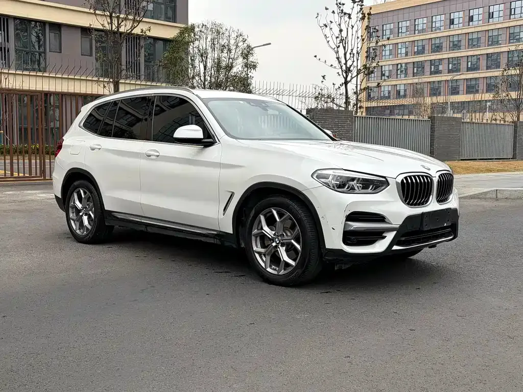 BMW X3 — фото 10