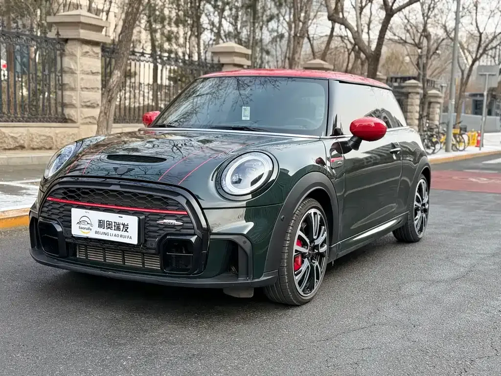MINI JCW (John Cooper Works) — фото 1