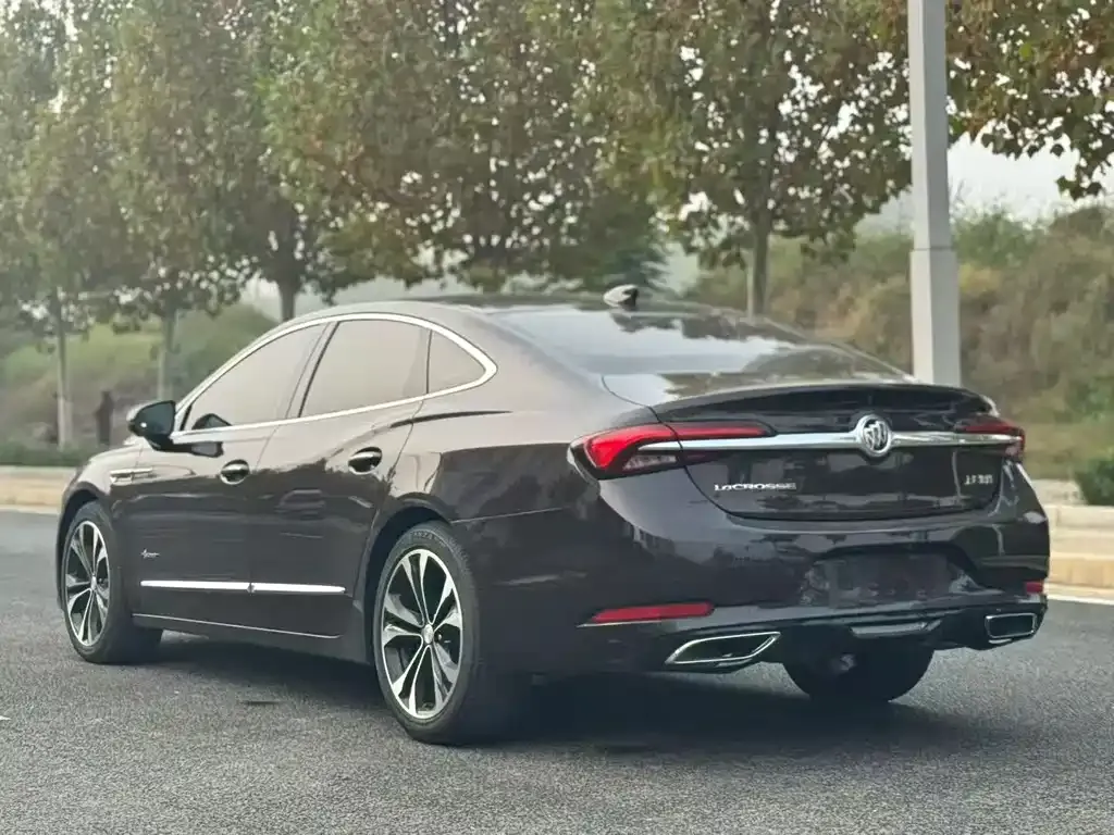 Buick LaCrosse — фото 9