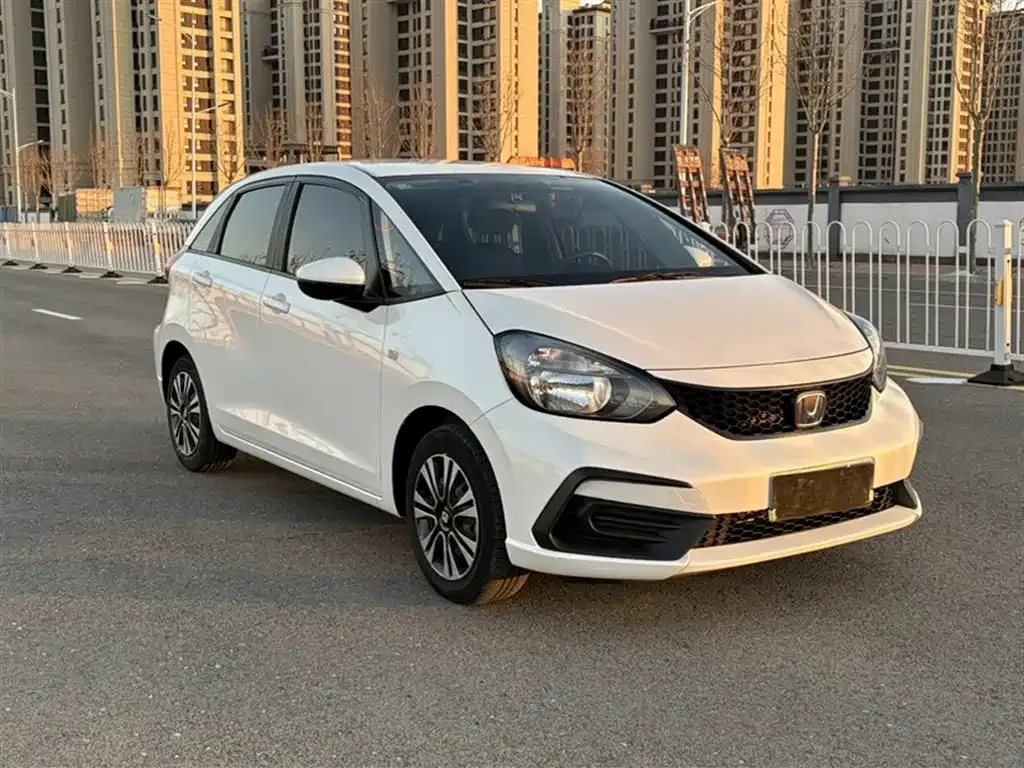 Honda Fit — фото 10