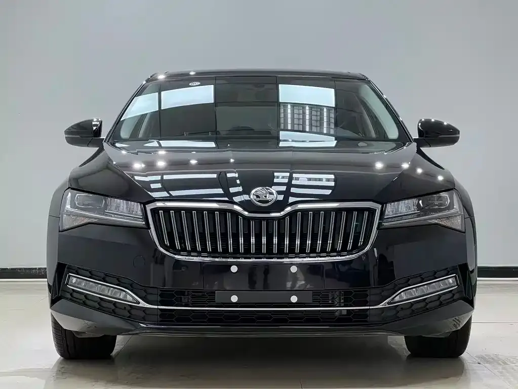 Skoda Superb — фото 2