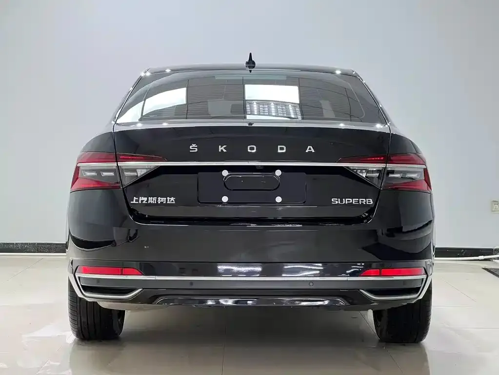 Skoda Superb — фото 5