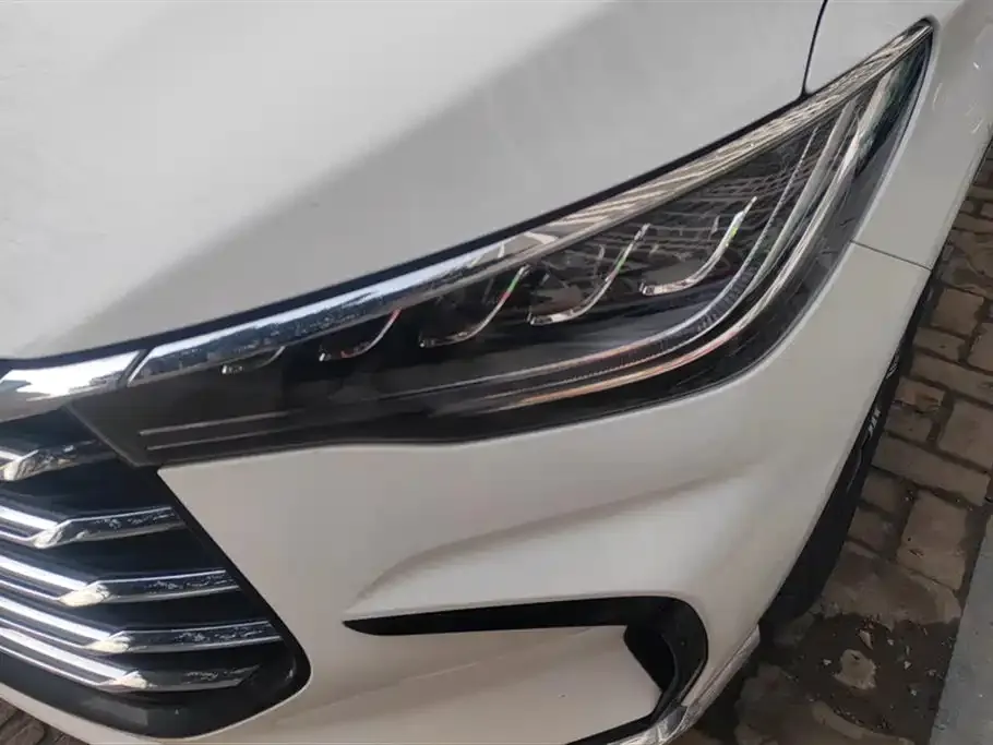 BYD MAX New Energy — фото 7