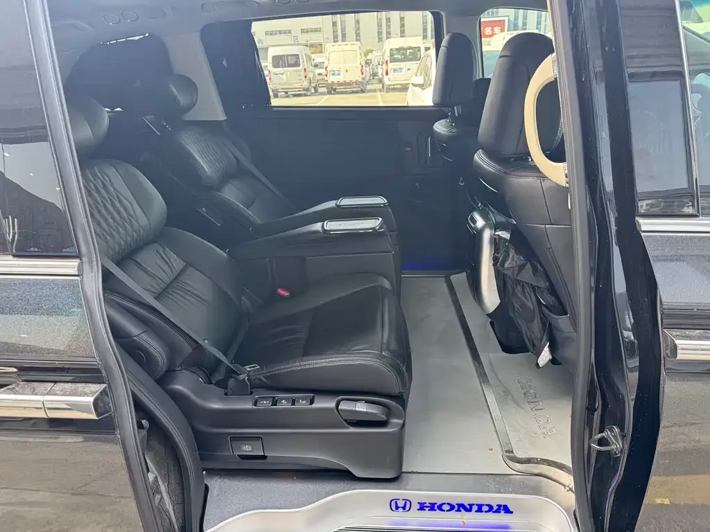 Honda Elysion — фото 3