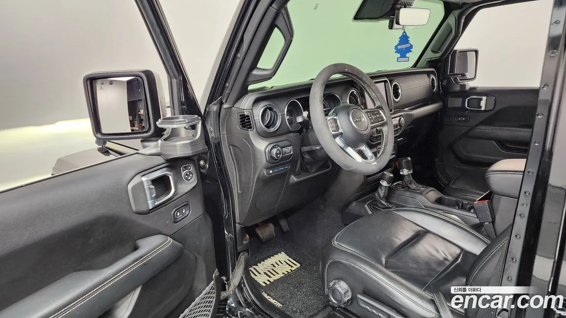 Jeep Wrangler — фото 9