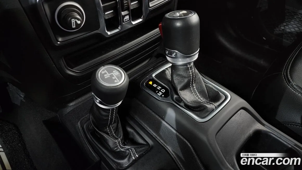 Jeep Wrangler — фото 6