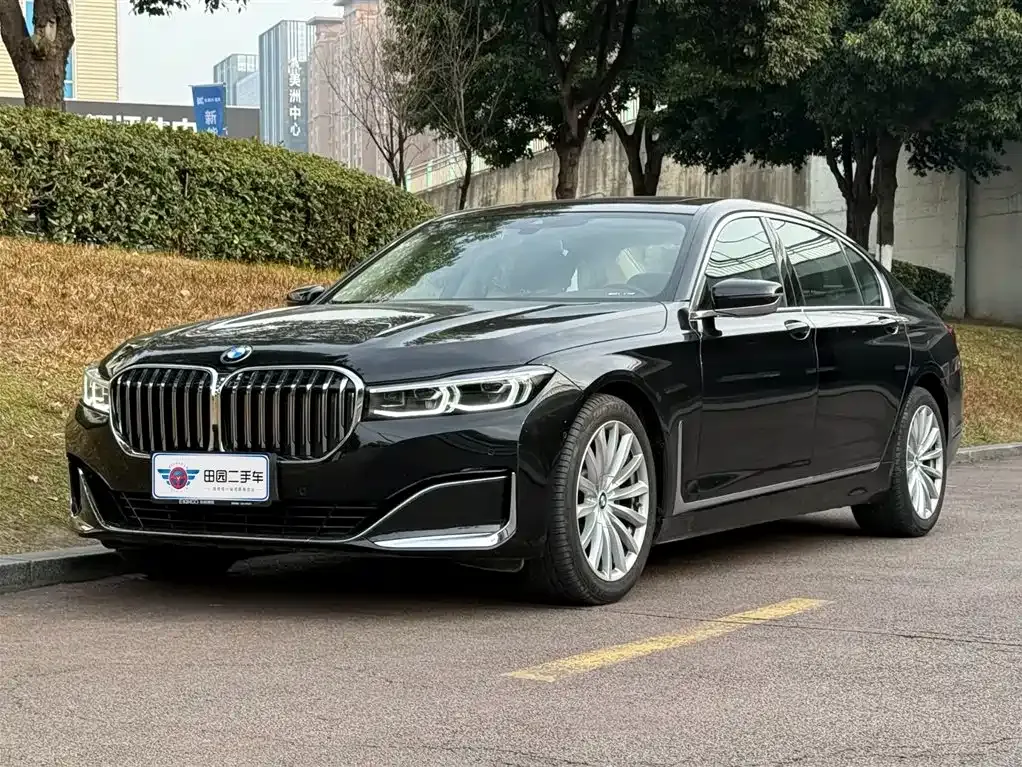 BMW 7 Series — фото 1