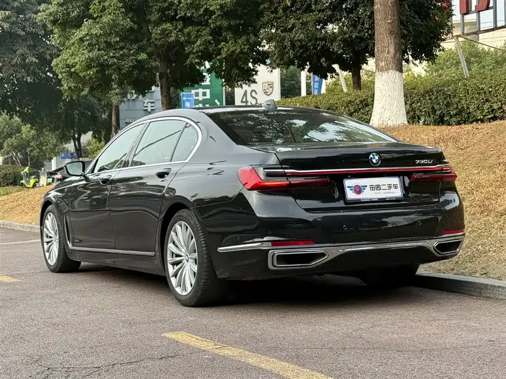 BMW 7 Series — фото 9