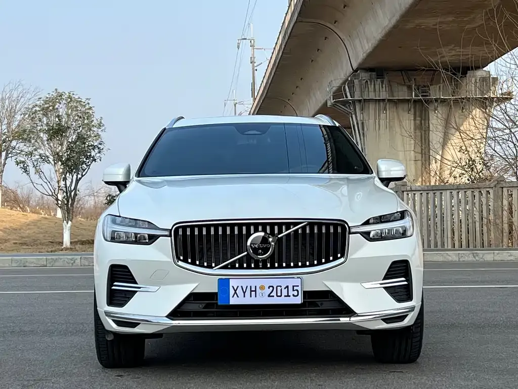 Volvo XC60 — фото 6