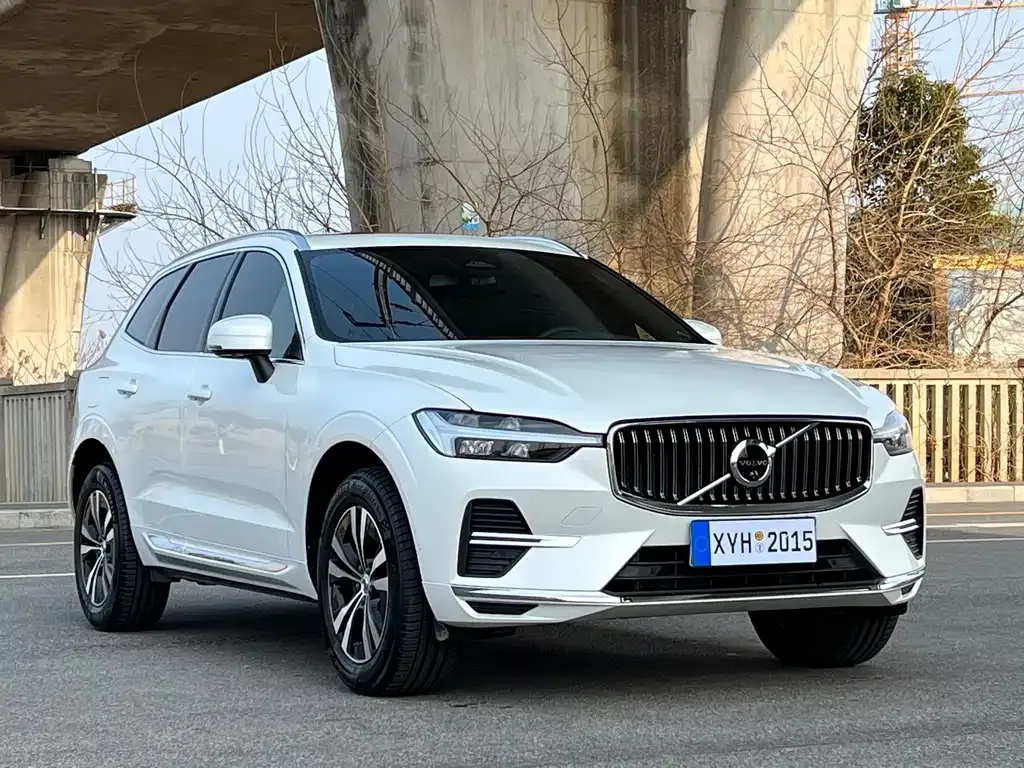 Volvo XC60 — фото 9