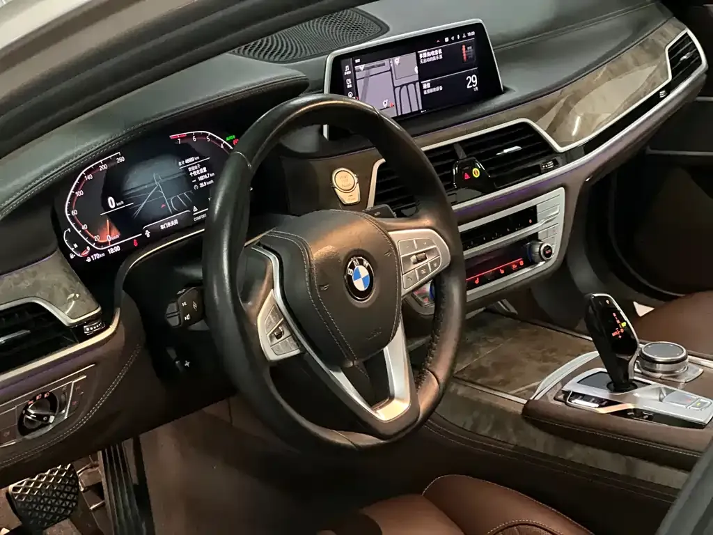BMW 7 Series — фото 3