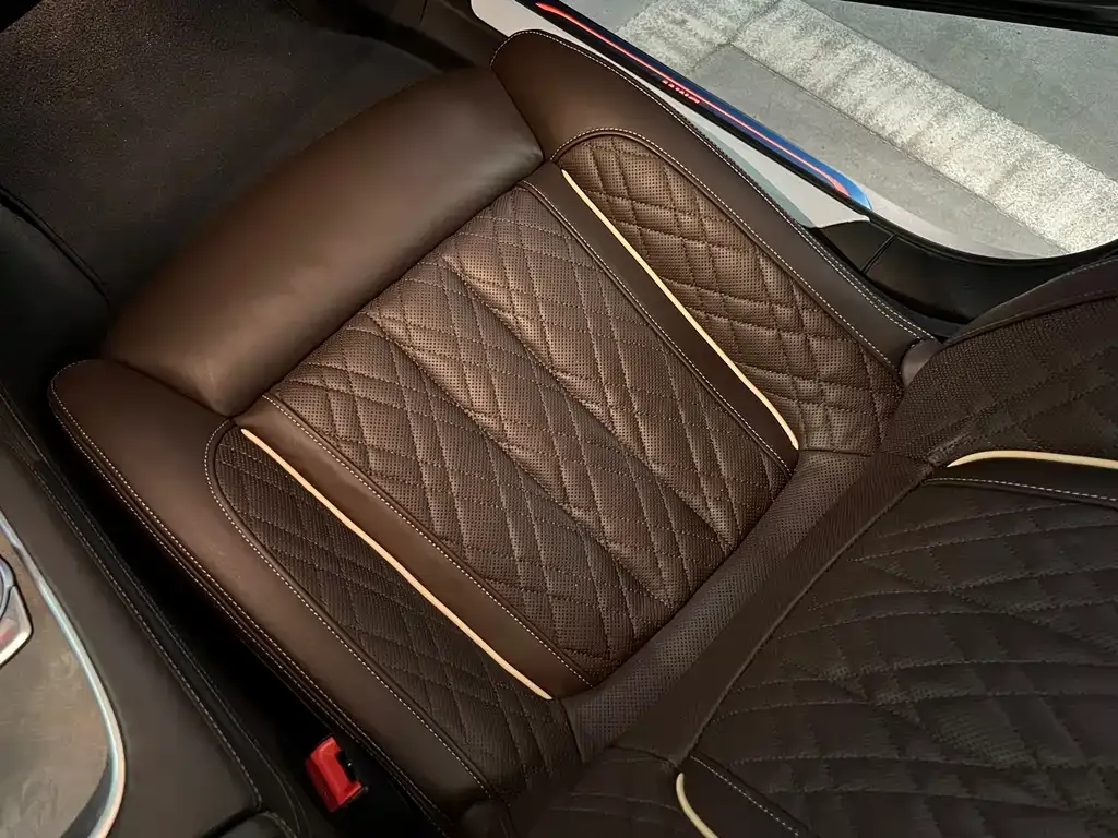 BMW 7 Series — фото 9