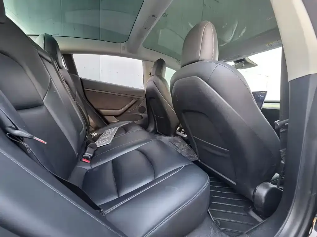 Tesla Model 3 — фото 3