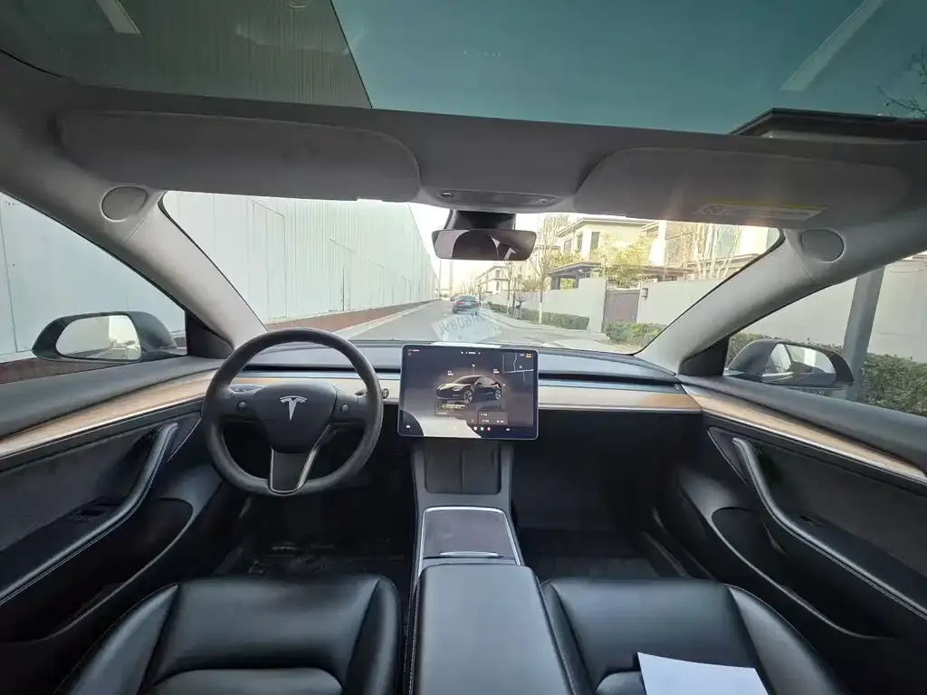 Tesla Model 3 — фото 6