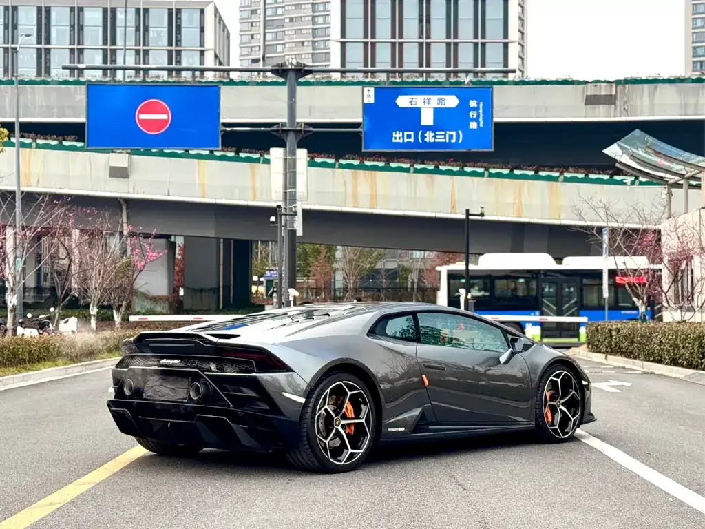Lamborghini Huracan — фото 5