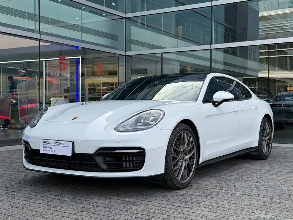 Porsche Panamera — фото 1
