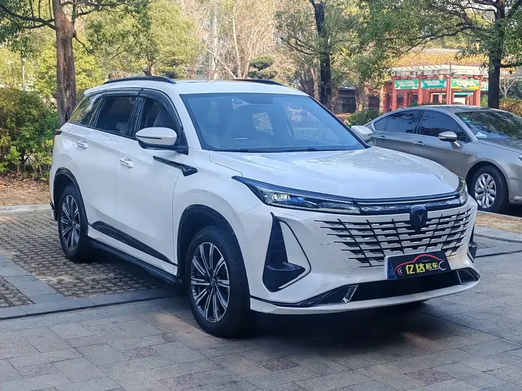 Changan CS75PLUS — фото 9