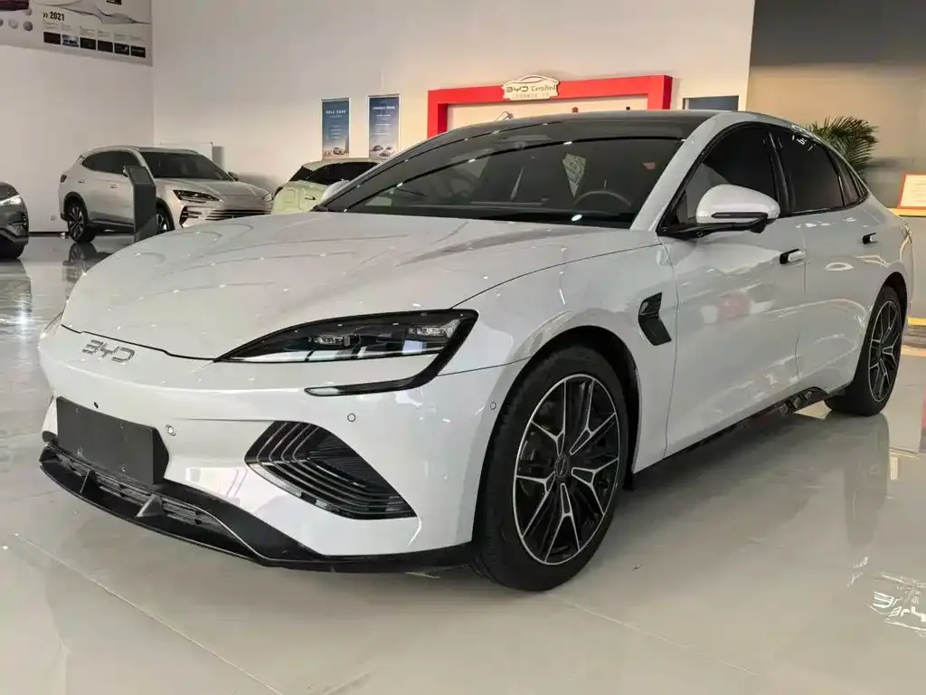 BYD Seal — фото 1