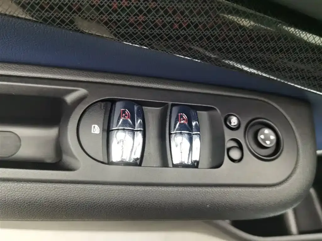 MINI Clubman — фото 6