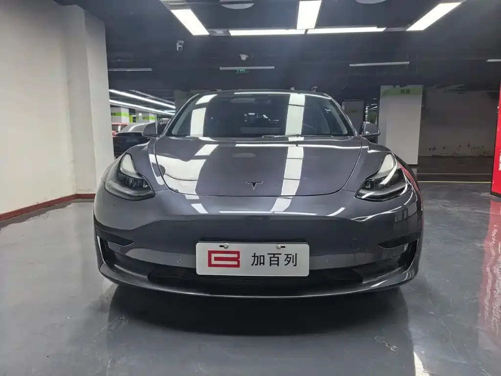 Tesla Model 3 — фото 4