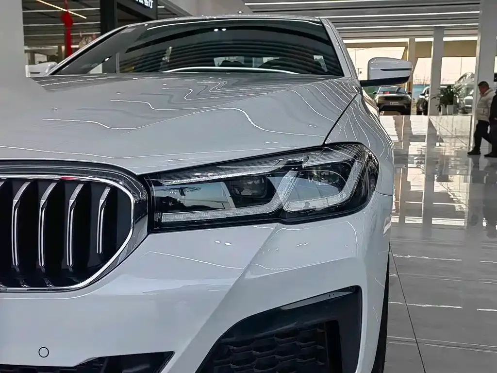 BMW 5 Series — фото 6