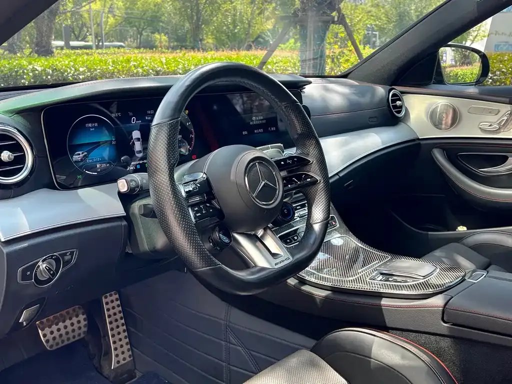 Mercedes-Benz E-Class AMG — фото 4