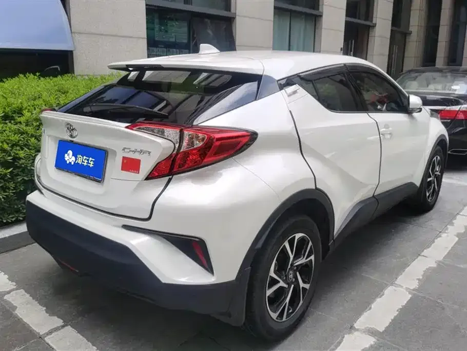 Toyota C-HR — фото 6