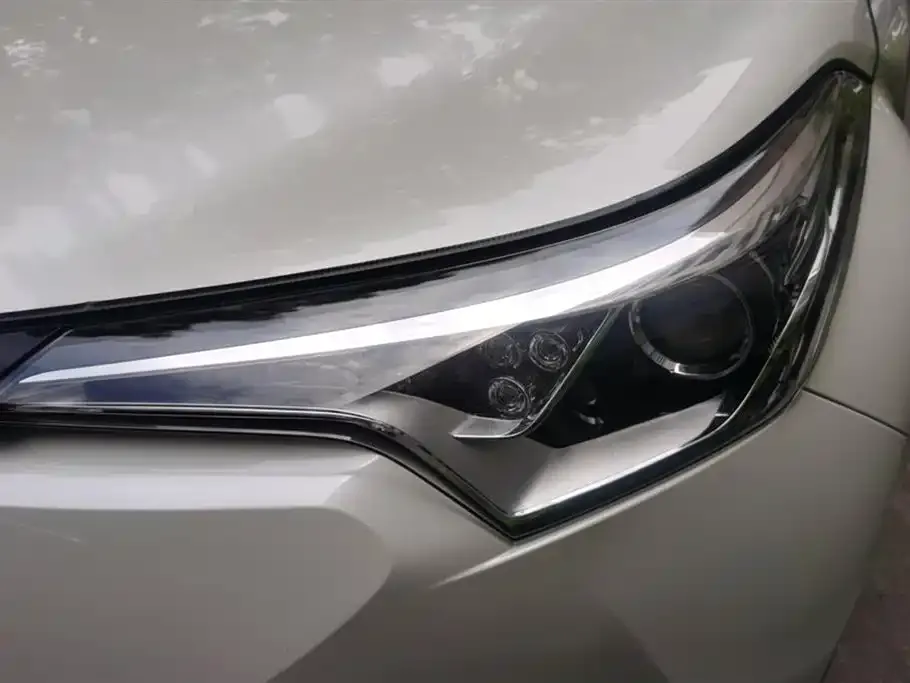 Toyota C-HR — фото 2