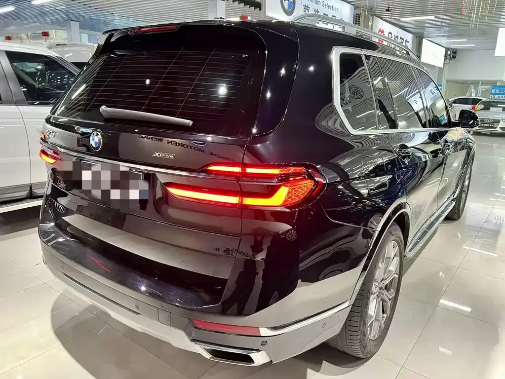 BMW X7 — фото 8
