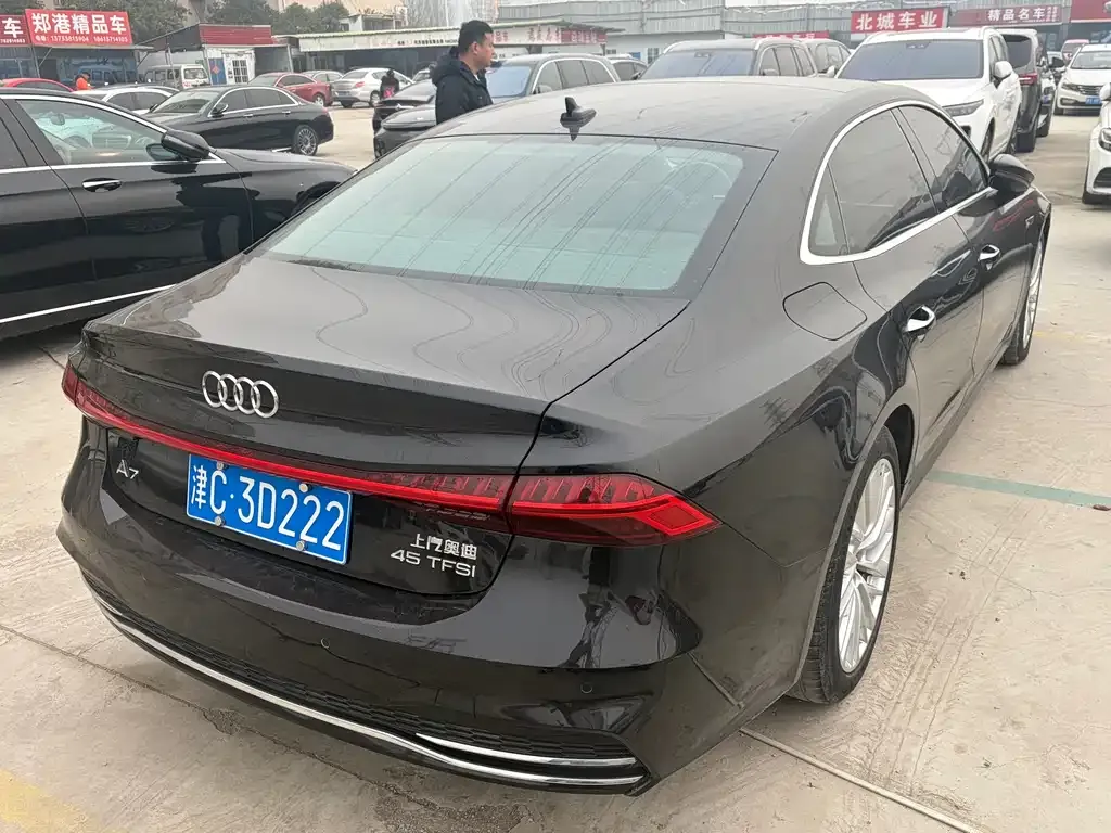 Audi A7L — фото 5