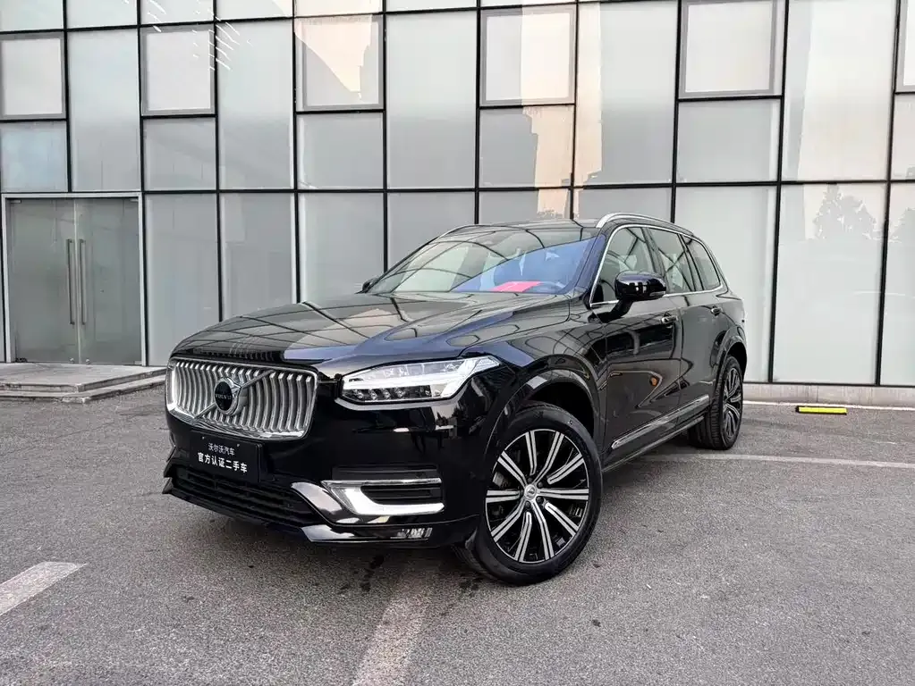 Volvo XC90 — фото 1