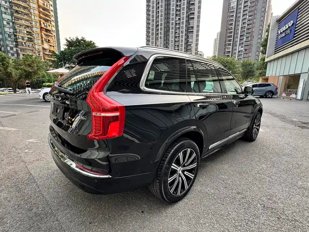 Volvo XC90 — фото 10