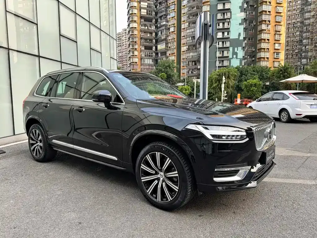 Volvo XC90 — фото 8