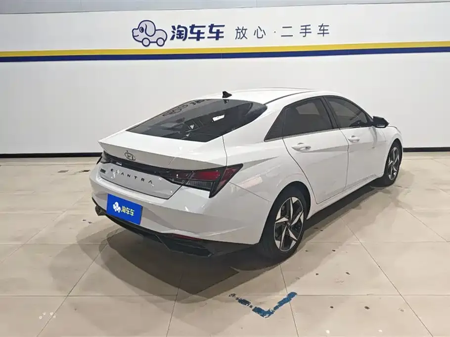 Hyundai Elantra — фото 4