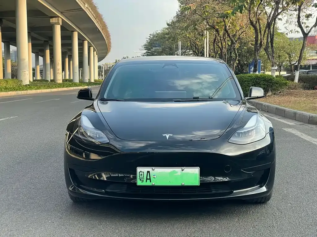 Tesla Model 3 — фото 7