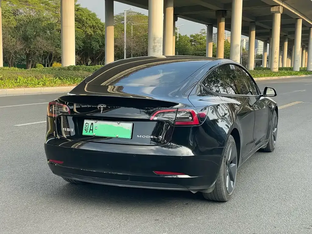 Tesla Model 3 — фото 6